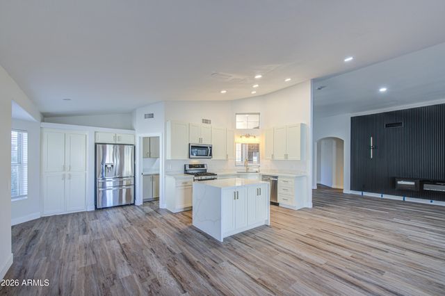 14672 W WHITTON Avenue, Goodyear, AZ 85395