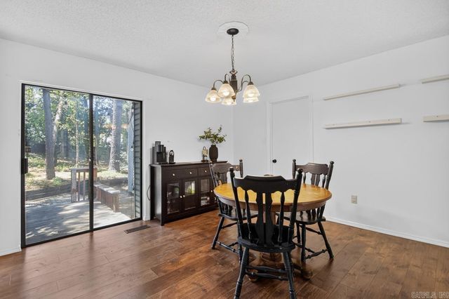 1 Page Cove, Maumelle, AR 72113