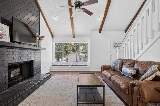 1 Page Cove, Maumelle, AR 72113