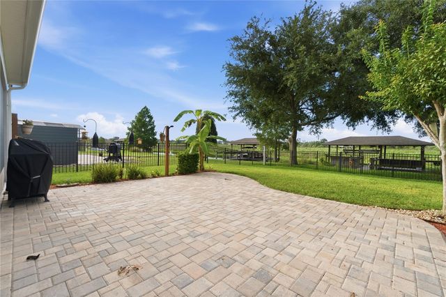 718 BAREFOOT BAY LOOP, Groveland, FL 34736