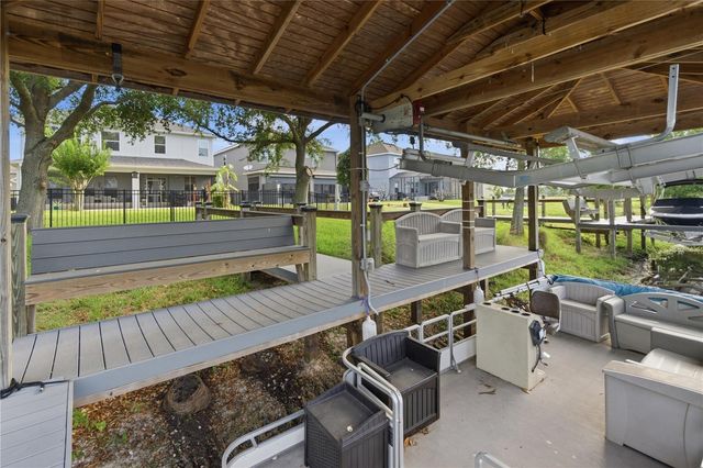 718 BAREFOOT BAY LOOP, Groveland, FL 34736
