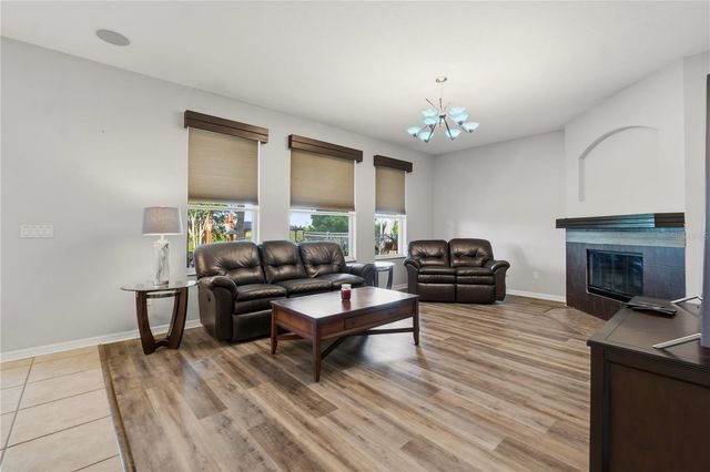 718 BAREFOOT BAY LOOP, Groveland, FL 34736