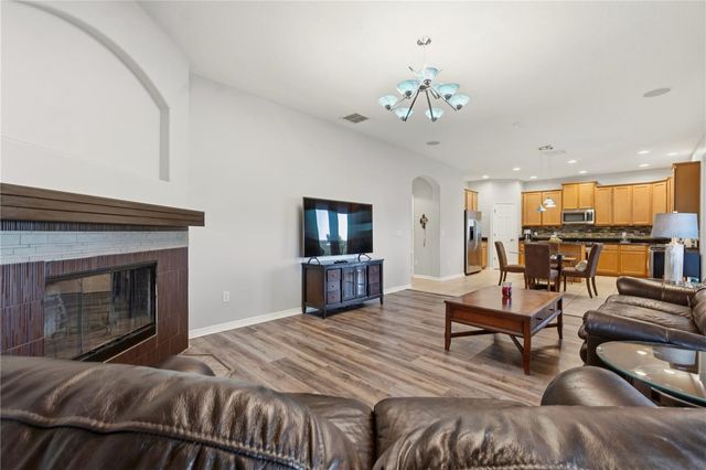718 BAREFOOT BAY LOOP, Groveland, FL 34736