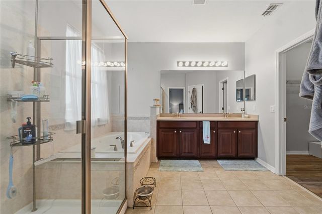 718 BAREFOOT BAY LOOP, Groveland, FL 34736