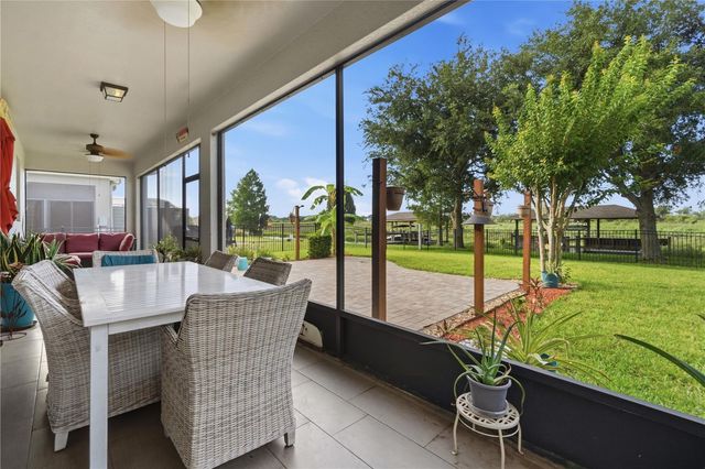 718 BAREFOOT BAY LOOP, Groveland, FL 34736
