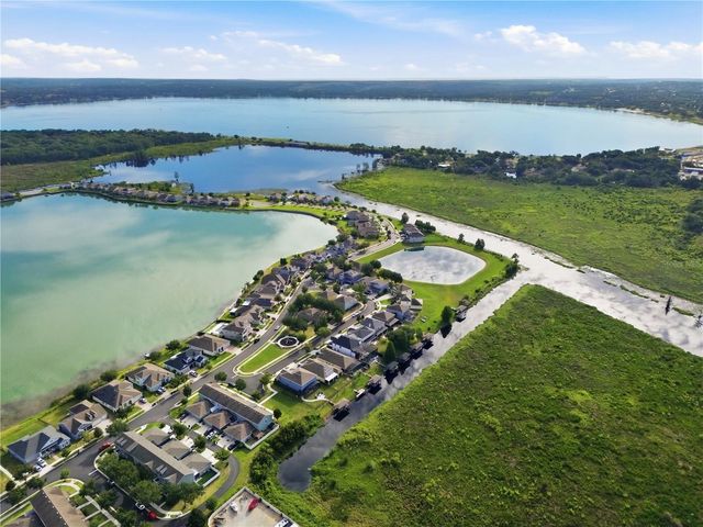 718 BAREFOOT BAY LOOP, Groveland, FL 34736