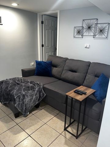 447 W 81st Street G, Chicago, IL 60620