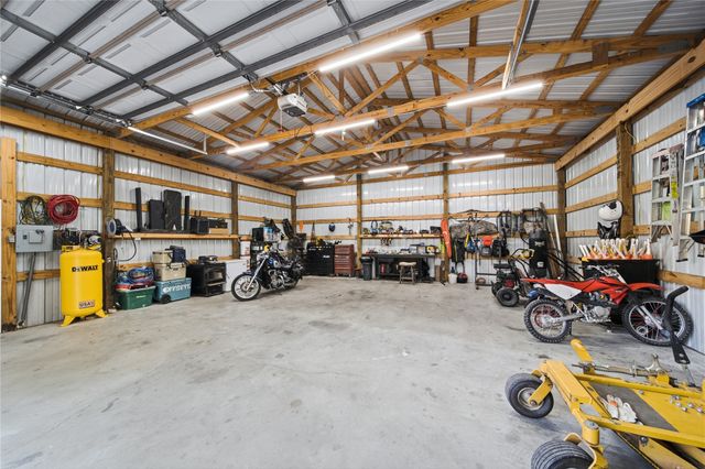 15241 Fox Run Drive, Claremore, OK 74017