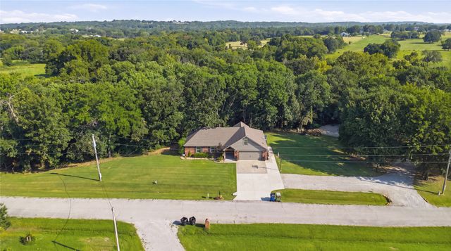 15241 Fox Run Drive, Claremore, OK 74017
