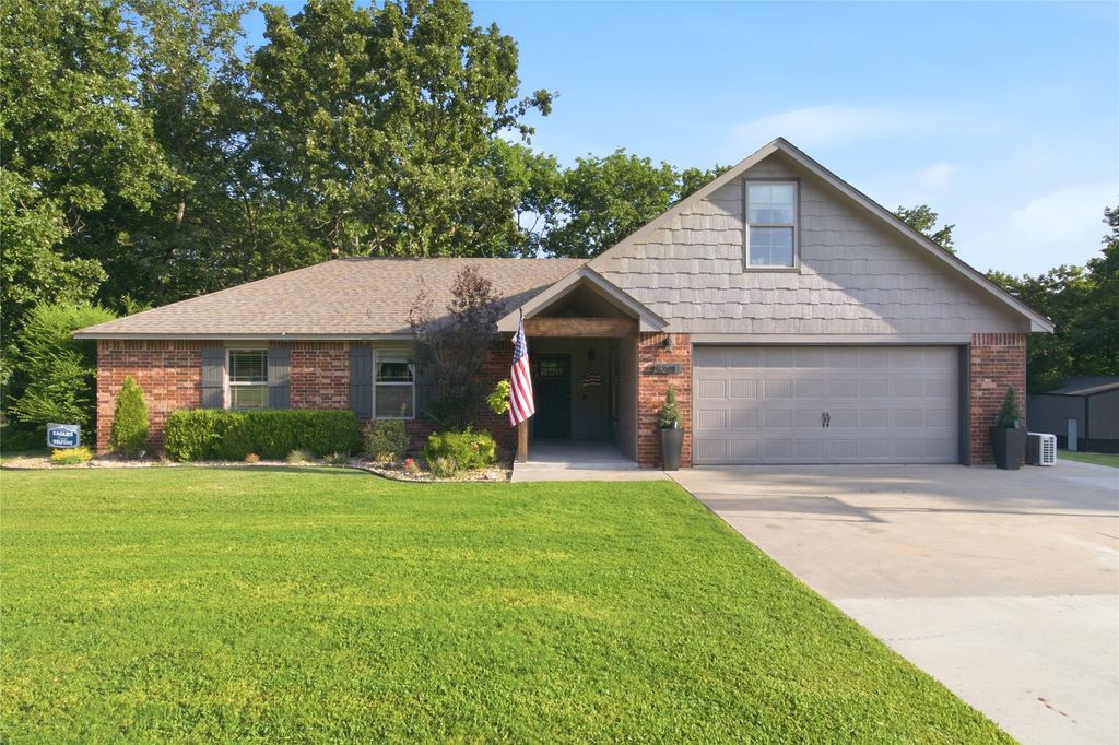 15241 Fox Run Drive, Claremore, OK 74017