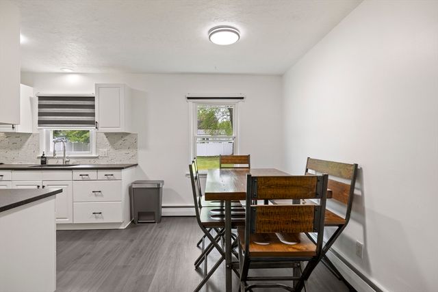 376 Hermitage Dr, Springfield, MA 01129
