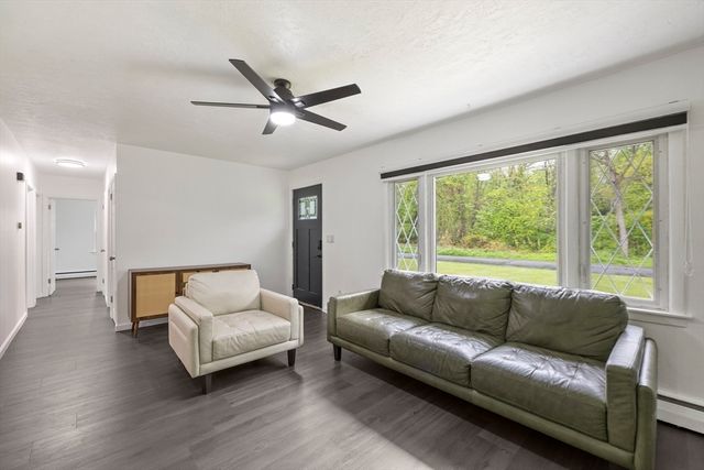 376 Hermitage Dr, Springfield, MA 01129