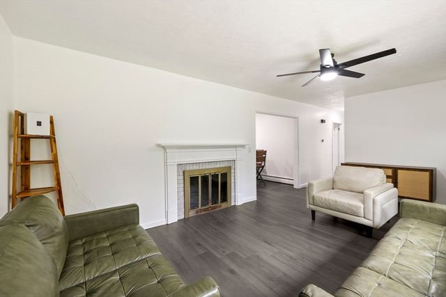 376 Hermitage Dr, Springfield, MA 01129