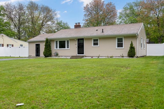 376 Hermitage Dr, Springfield, MA 01129