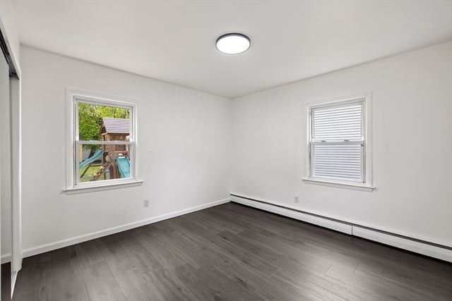 376 Hermitage Dr, Springfield, MA 01129