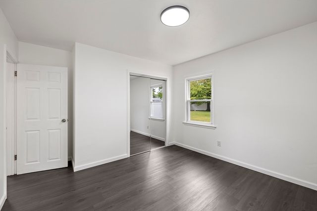376 Hermitage Dr, Springfield, MA 01129