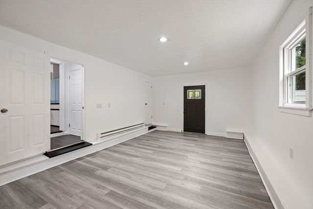 376 Hermitage Dr, Springfield, MA 01129