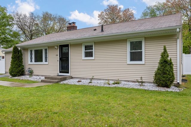 376 Hermitage Dr, Springfield, MA 01129