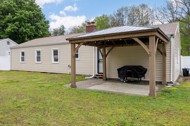 376 Hermitage Dr, Springfield, MA 01129