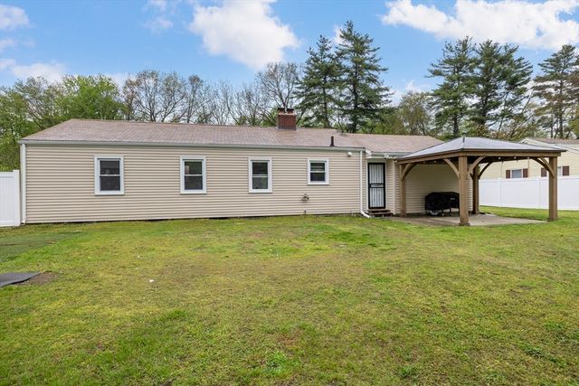 376 Hermitage Dr, Springfield, MA 01129
