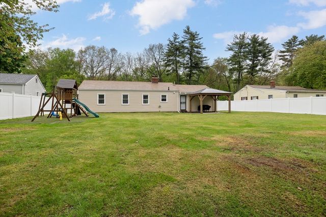 376 Hermitage Dr, Springfield, MA 01129