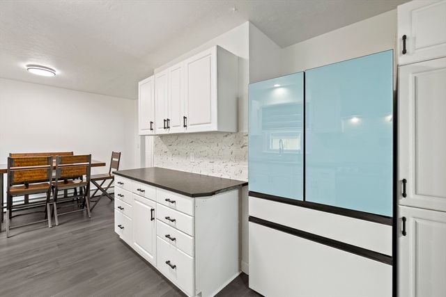376 Hermitage Dr, Springfield, MA 01129