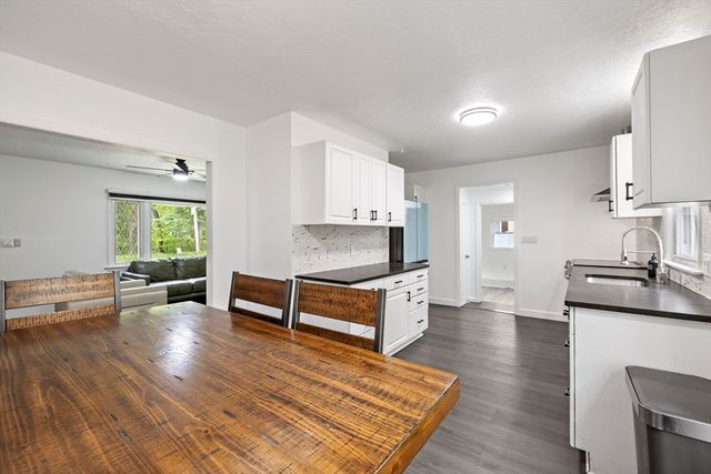 376 Hermitage Dr, Springfield, MA 01129
