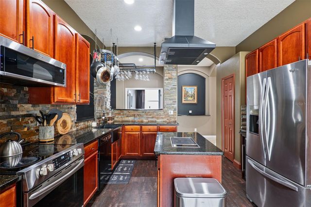 2019 GOLDEN IVY WAY, Apopka, FL 32703