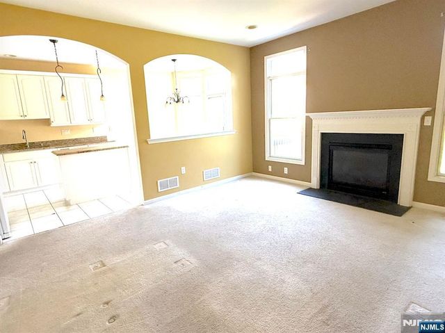 5 Magnolia Lane 54, Cedar Grove, NJ 07009