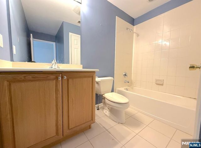 5 Magnolia Lane 54, Cedar Grove, NJ 07009