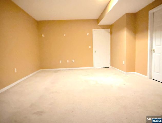 5 Magnolia Lane 54, Cedar Grove, NJ 07009