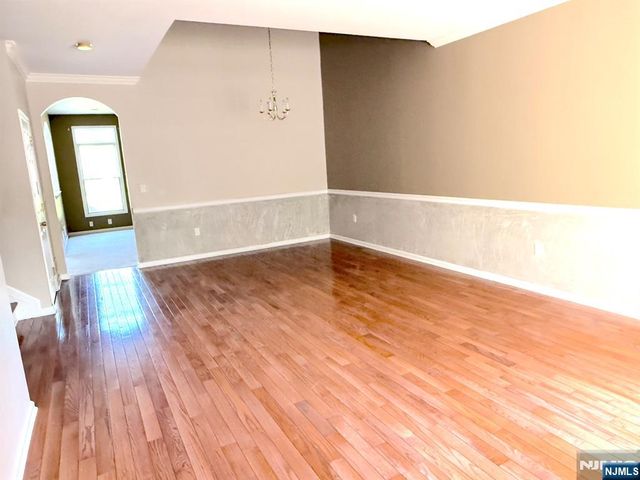 5 Magnolia Lane 54, Cedar Grove, NJ 07009