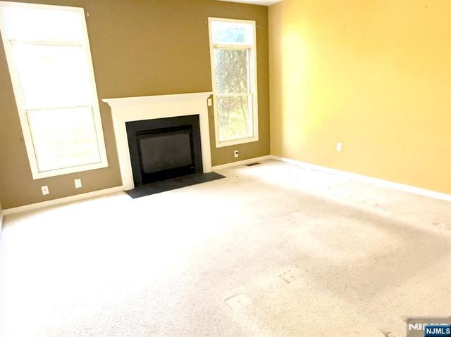 5 Magnolia Lane 54, Cedar Grove, NJ 07009