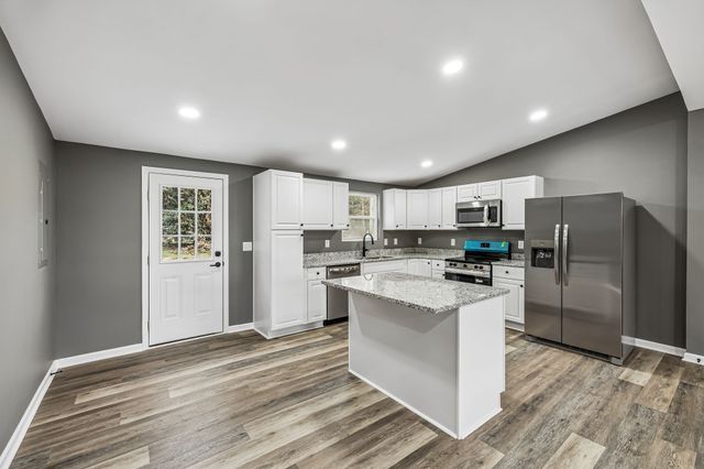 1985 Mosley Ferry Rd, Chapmansboro, TN 37035