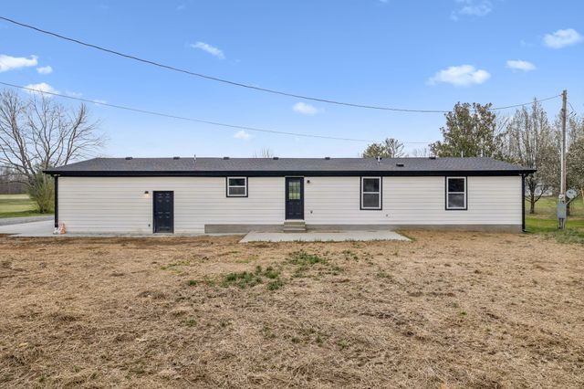 1985 Mosley Ferry Rd, Chapmansboro, TN 37035