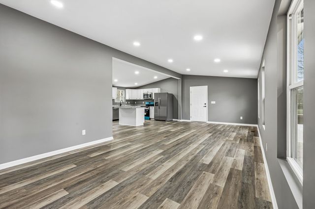 1985 Mosley Ferry Rd, Chapmansboro, TN 37035