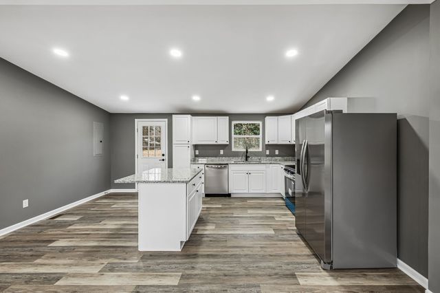 1985 Mosley Ferry Rd, Chapmansboro, TN 37035