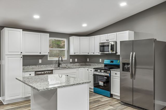 1985 Mosley Ferry Rd, Chapmansboro, TN 37035