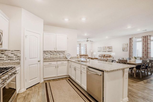 351 Town Lake BND, Kyle, TX 78640