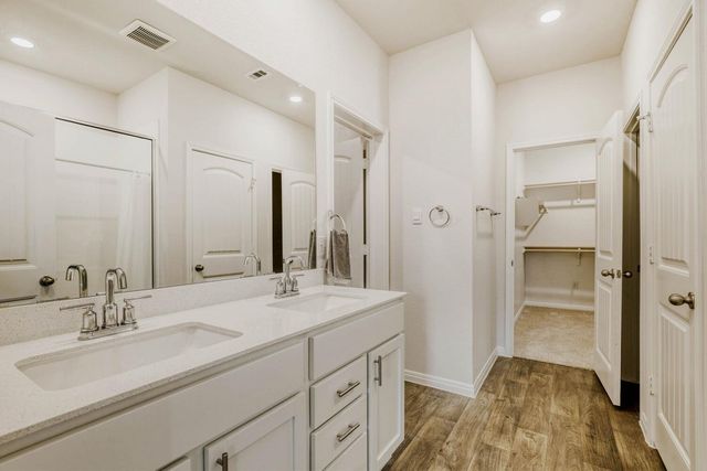 351 Town Lake BND, Kyle, TX 78640