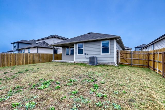 351 Town Lake BND, Kyle, TX 78640