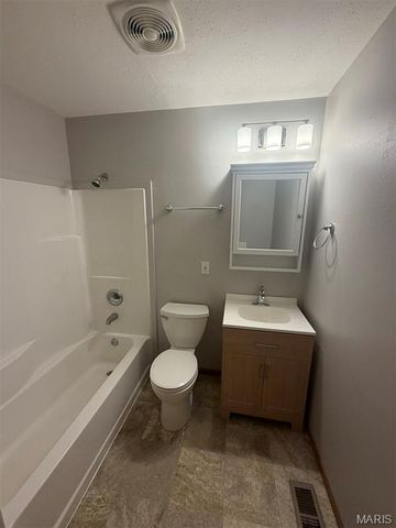 203 Dartmouth Drive, O'fallon, IL 62269