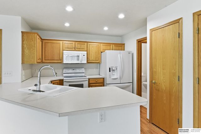 10703 Berry Plaza, Omaha, NE 68127