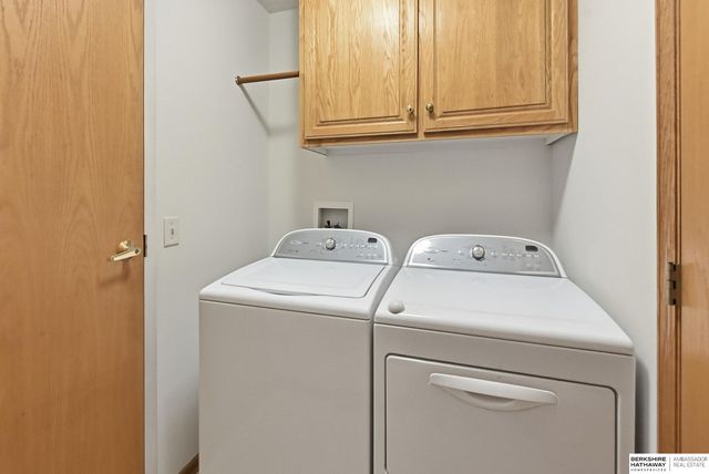 10703 Berry Plaza, Omaha, NE 68127