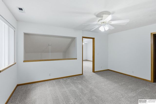 10703 Berry Plaza, Omaha, NE 68127