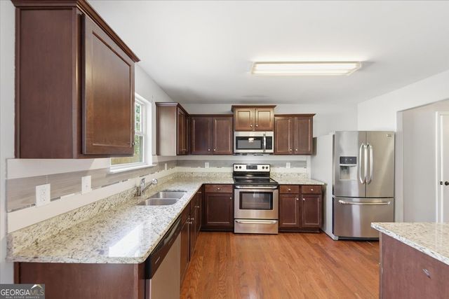 124 Pristine Drive, Locust Grove, GA 30248