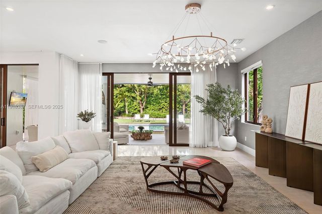 1621 S Bayshore Dr, Miami, FL 33133