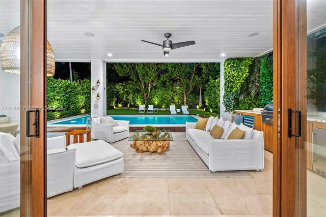 1621 S Bayshore Dr, Miami, FL 33133