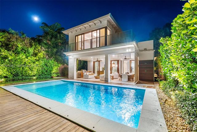 1621 S Bayshore Dr, Miami, FL 33133