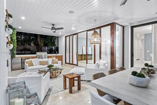 1621 S Bayshore Dr, Miami, FL 33133